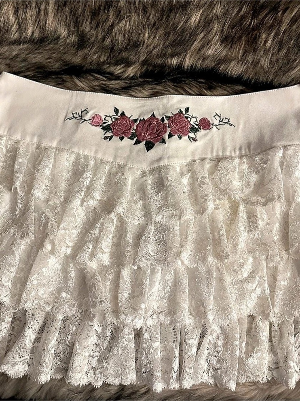 Dolls kill widow off White lace mini skirt